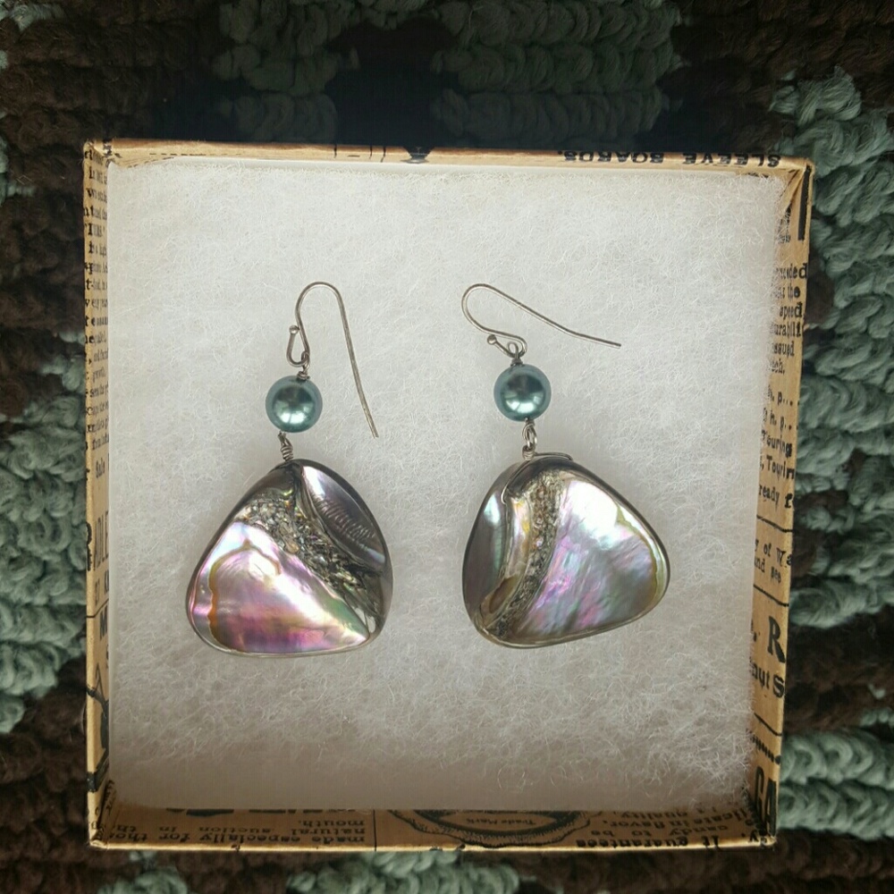 New Beautiful Abalone Shell Hand Made Earrings